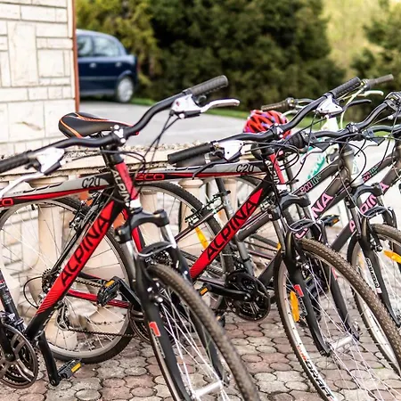 民宿 Dom Nad Jeziorem Przy Sciezce Rowerowej Velo Dunajec I Velo Czorsztyn Maniowy
