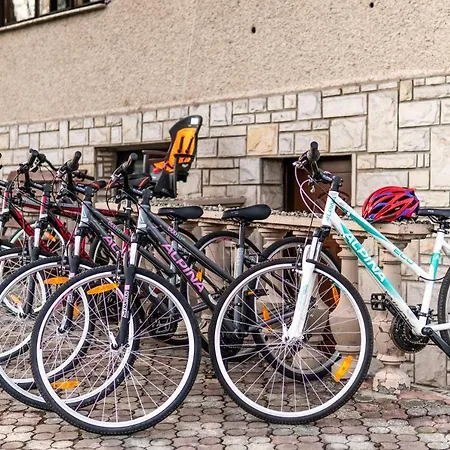 Dom Nad Jeziorem Przy Sciezce Rowerowej Velo Dunajec I Velo Czorsztyn Маньови