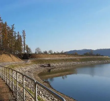 民宿 Dom Nad Jeziorem Przy Sciezce Rowerowej Velo Dunajec I Velo Czorsztyn Maniowy